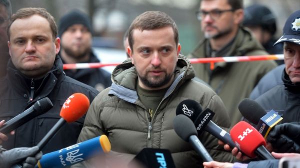 Серия громких отставок в Украине: от офиса президента до минобороны. Кто уволен и за что?