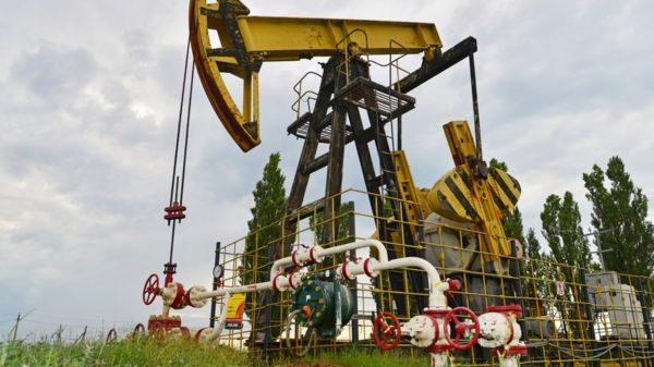 Страны ОПЕК+ смягчили ограничения на добычу нефти. Чего ждать в 2021 году?
