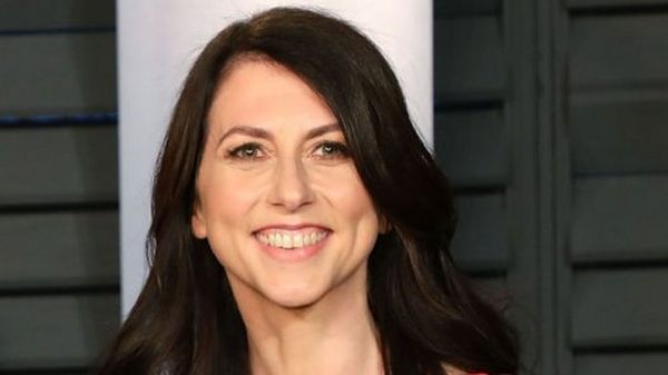 Миллиардерша Маккензи Скотт вышла замуж за школьного учителя