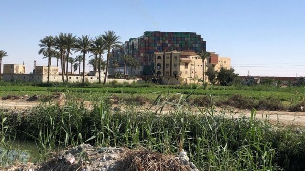 Как вытаскивают контейнеровоз "Эвер Гивен", перегородивший Суэцкий канал