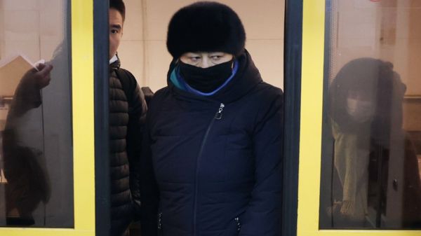 Коронавирус: Москва смягчает ограничения, в Польше говорят о третьей волне