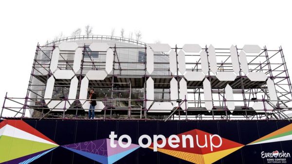 "Русская женщина". На "Евровидение-2021" от России поедет певица Манижа