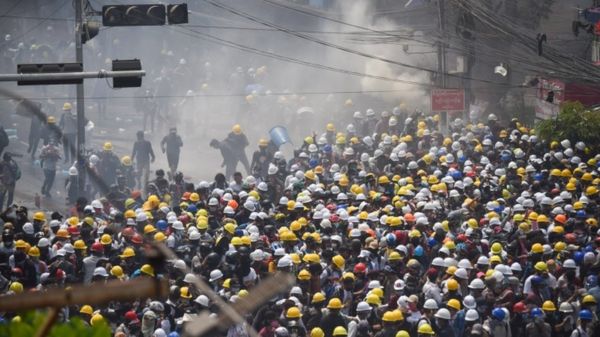 Азиатские страны требуют от Мьянмы остановить насилие и освободить Аун Сан Су Чжи