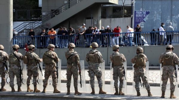 Ливан: зарплаты падают, солдаты на грани голода, преступность растет