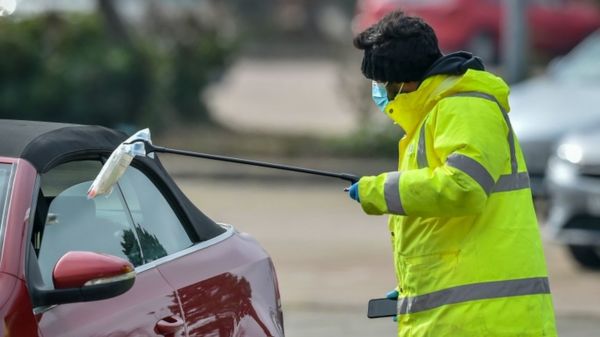 Коронавирус: в Британии ищут "пациента X", ЕС обсуждает паспорта вакцинации