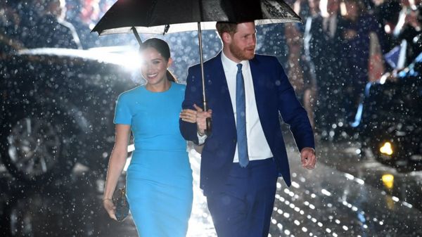 Разговоры о цвете кожи Арчи и тайная свадьба. Главное из интервью Меган Маркл и принца Гарри Опре Уинфри