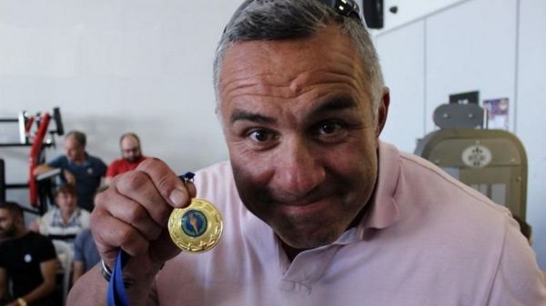 Лондонский полицейский застрелен задержанным в здании полиции в Кройдоне