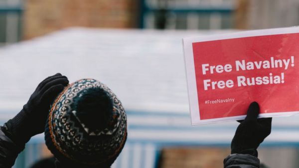 Дайджест: США вводят санкции из-за Навального, Москва призывает не играть с огнем