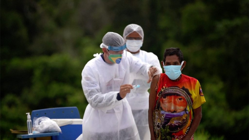 ВОЗ: Нет причин отказываться от вакцины AstraZeneca