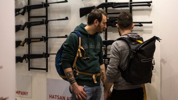 Стрельба в Керчи: как Росляков получил оружие и где взял деньги?