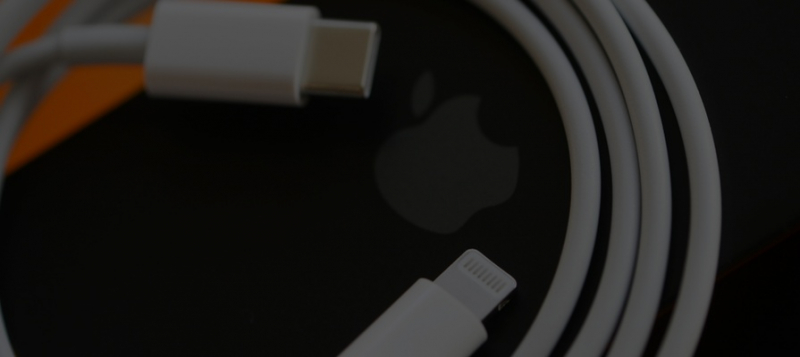 Apple заплатит штраф в $2 млн за неполную комплектацию iPhone в Бразилии