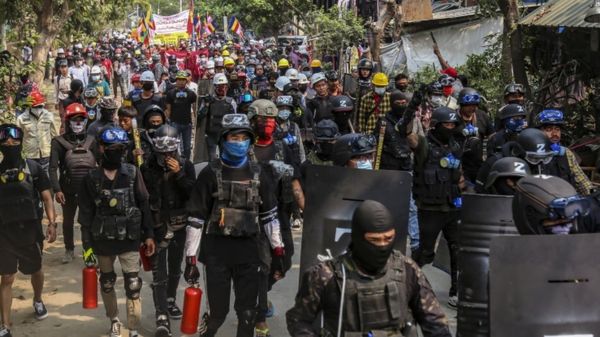 Взятка на миллион долларов. В чем военные обвиняют Аун Сан Су Чжи