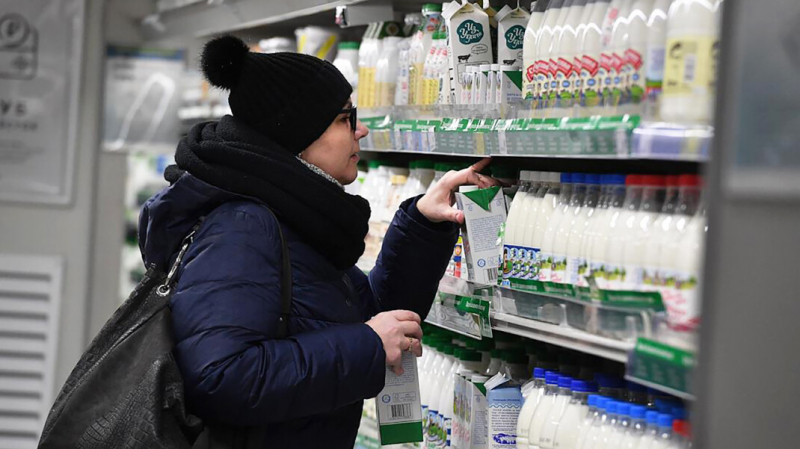 Бизнес предупредил о росте цен на молоко на 10-15%. Власти говорят, что этого не случится