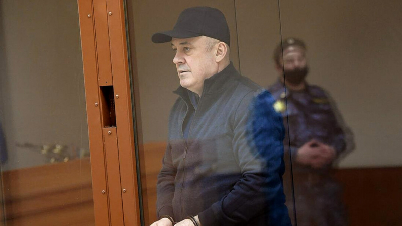 Брата бывшего главы Дагестана приговорили к 12 годам колонии за взятки