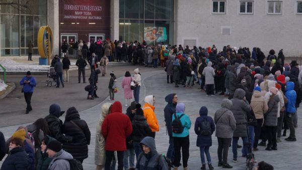 СКР проверит выставку человеческих тел в Москве. Какие к ней есть претензии?