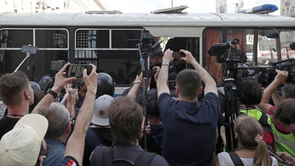 В России планируют регулировать работу журналистов на митингах. Что об этом думают Союз журналистов и правозащитники?