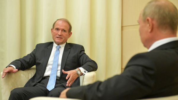 Украина ввела санкции против Виктора Медведчука и его супруги