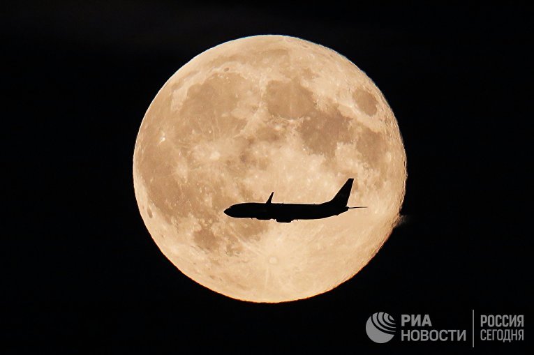 Державы соперничают за завоевание Луны