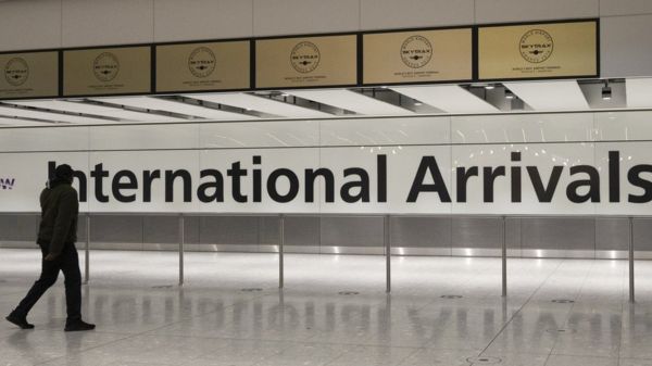 Коронавирус: Британия может не открыть границы для туристов до августа