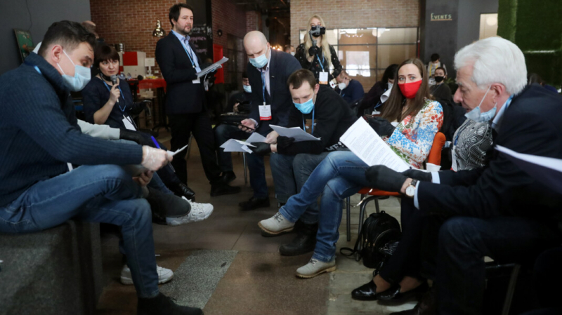 Экстренный съезд московских муниципальных депутатов прошёл под присмотром центра «Э»