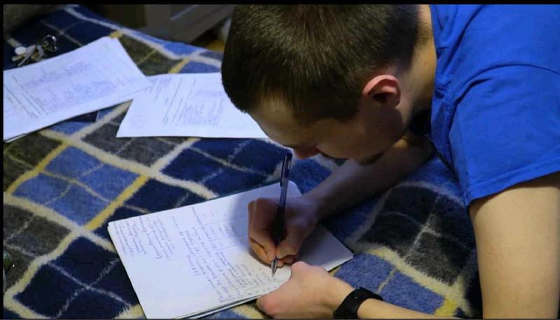 "Если будет колония или "химия", то мы распишемся". Белорус помогает находящейся в СИЗО подруге