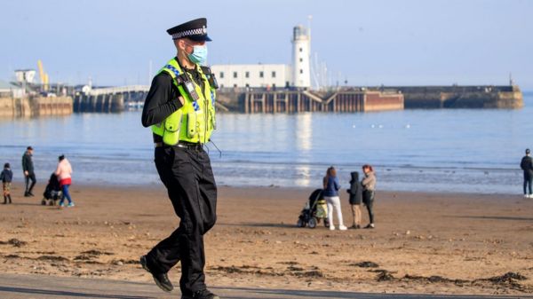 Коронавирус: в Британии ищут "пациента X", ЕС обсуждает паспорта вакцинации