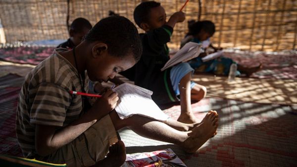 Коронавирус в мире: угроза четвертой волны в США и карантин на "Евровидении"