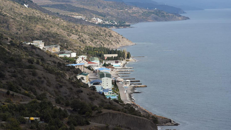 Иностранцы отказались от 500 участков в Крыму после путинского запрета на владение