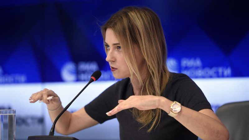 «Я за демократическое общество». Поклонская выступила против ограничений работы Twitter и YouTube