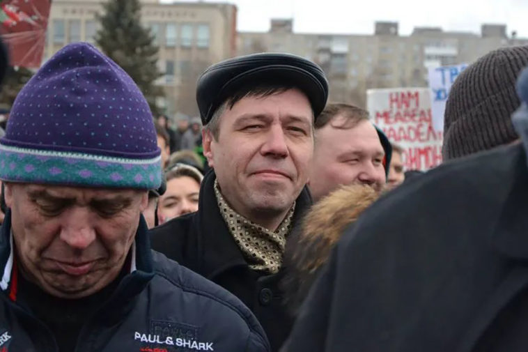 Юрист штаба Навального решил участвовать в публичных слушаниях и получил предостережение