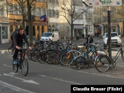 "Кто еще в консульстве был в курсе воровства?" Как житель Страсбурга помог раскрыть "велосипедную аферу" российских дипломатов