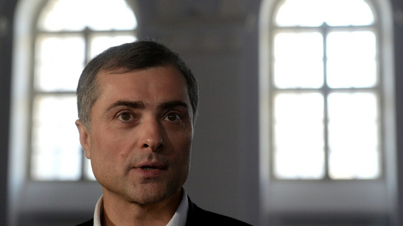 «Надо нарушить закон, чтобы увидеть сокровища мира». Сурков написал колонку о «скопинском мошеннике»