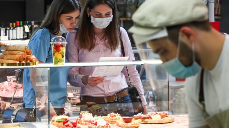 «Некуда сокращать расходы». Кафе и рестораны предупредили о повышении цен из-за подорожания продуктов