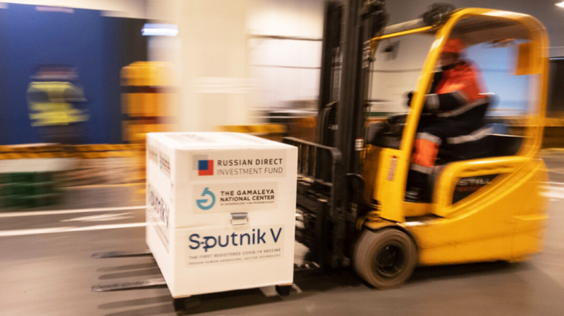 «Немыслимо». Евросоюз начал обсуждать закупку российской вакцины «Спутник V»