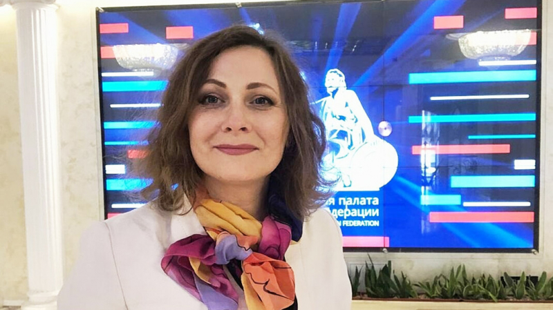 Общественница пожаловалась в ФСБ на вопрос Шнурова Путину о «русских хакерах». Она усмотрела в нём госизмену