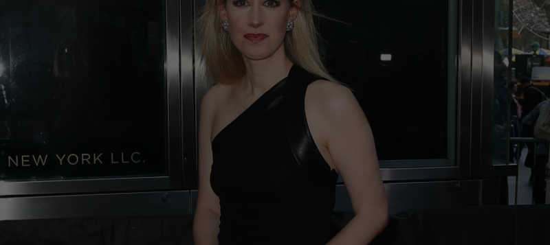 «Подгадала с датой»: Суду над основательницей Theranos Элизабет Холмс мешает беременность