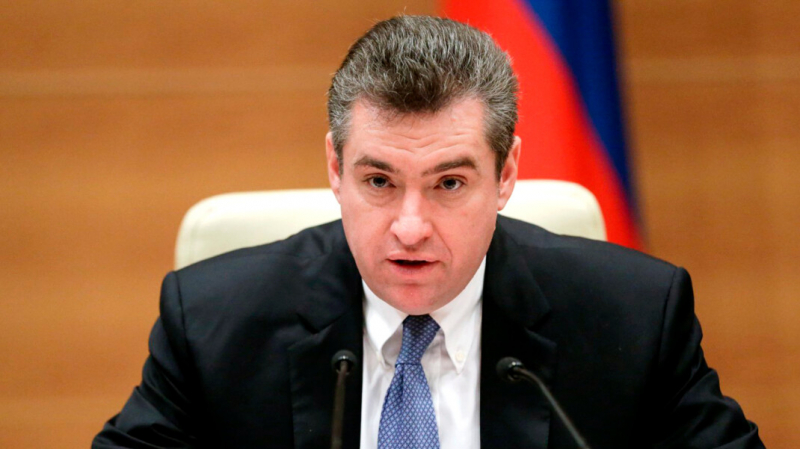 «Президент защищает всех нас». В Госдуме предложили ужесточить наказание за оскорбление Путина