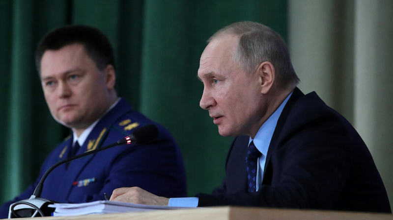 Путин согласился передать Генпрокуратуре функции представителя в ЕСПЧ