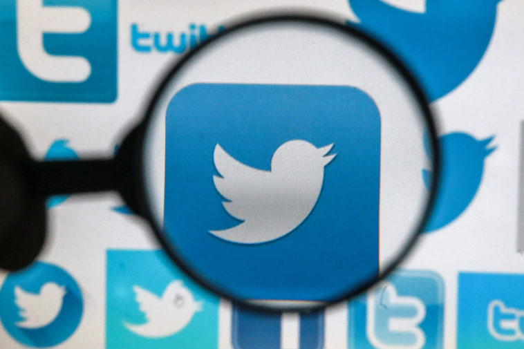 Роскомнадзор потребовал от Twitter удалить пост штаба Навального в Саратове об акции с фонариками