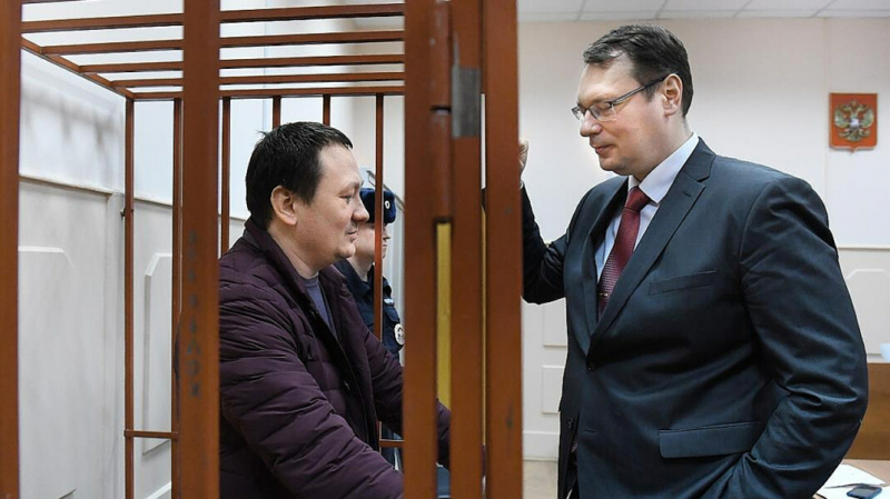 Следователи СК получили сроки за взятку от экс-адвоката Коврижкина. Он защищал полицейского из дела Голунова