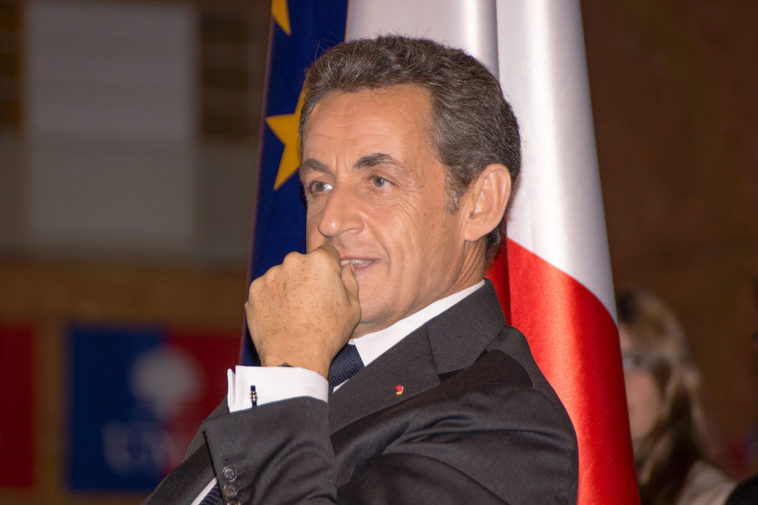 Суд Парижа приговорил Саркози к трем годам тюрьмы, двум из них условно