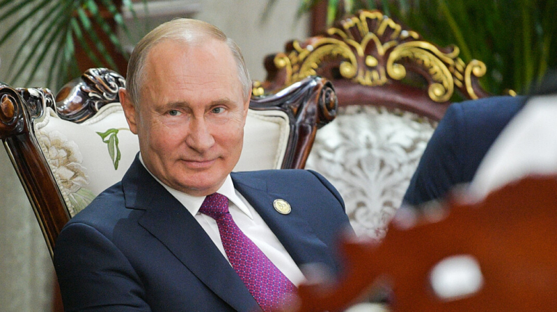 «Только мне его не переписывайте». Путин пошутил про ещё один «дворец» в Петербурге