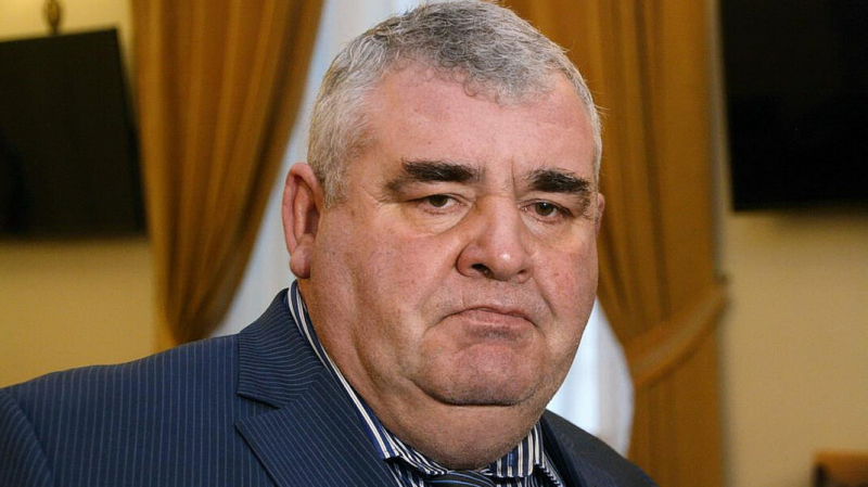 Уфимский депутат отозвал иск, поданный из-за того, что его назвали «единороссом»