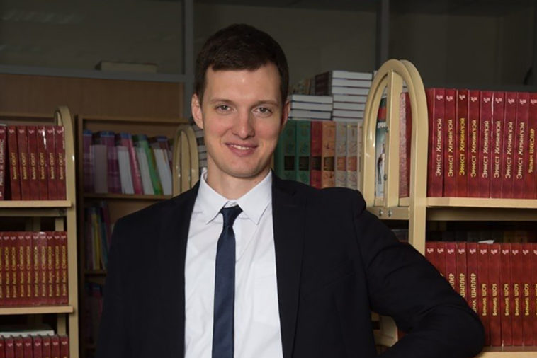 Уволенный после акций в поддержку Навального учитель будет участвовать в выборах в Госдуму