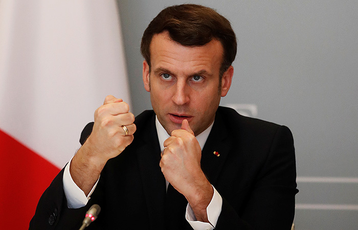В Москве не согласились со словам Макрона о вакцинной войне