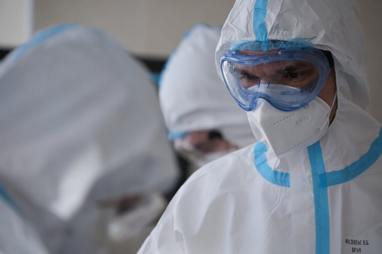 В России выявили 10 595 новых случаев заражений коронавирусом за сутки