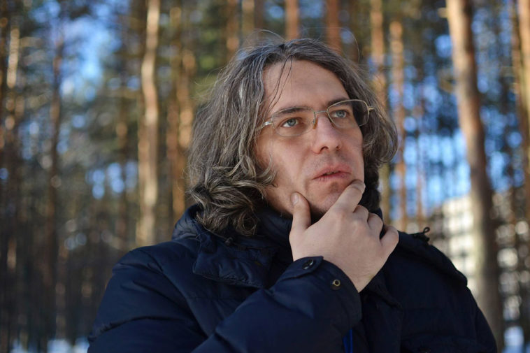 В Петербурге на мундепа пожаловались в прокуратуру из-за футболки группы «Порнофильмы»