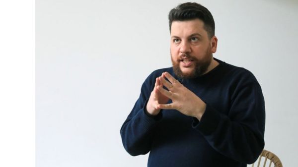 “Может умереть в любой момент”. Почему врачи призывают срочно спасать Навального