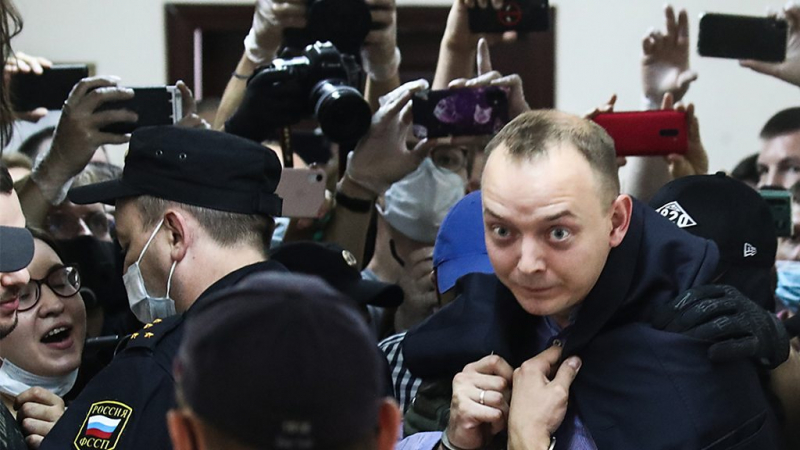 "Связать руки, заткнуть рты". ФСБ просит наказать защитников Сафронова