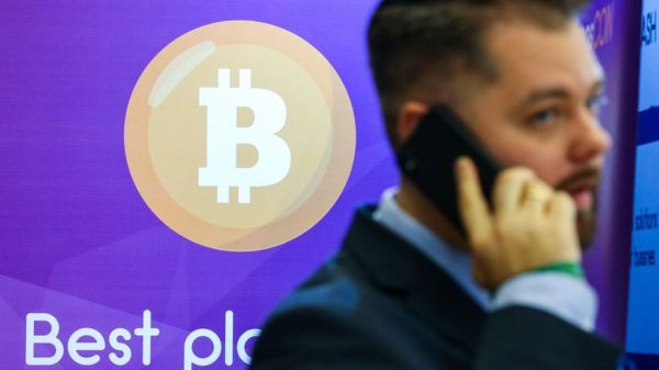 В криптовалютном мире планируется первый выход на биржу. Биткоин устремился к новому рекорду